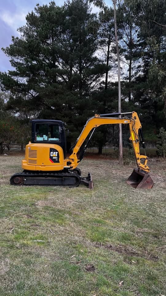 5t Excavator for Hire photo 6
