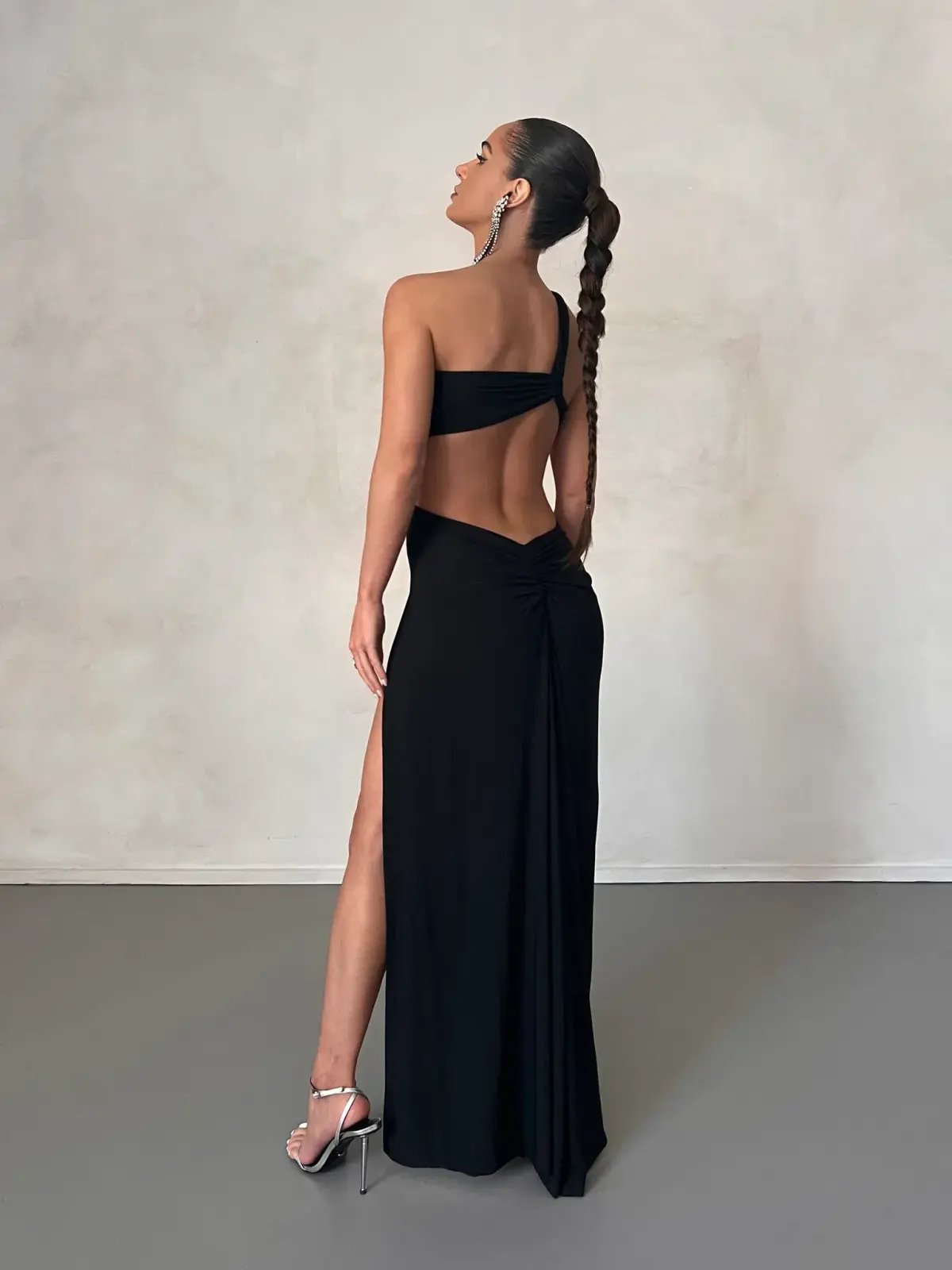Melani The Label Eve Gown in Black Size 6 photo 2