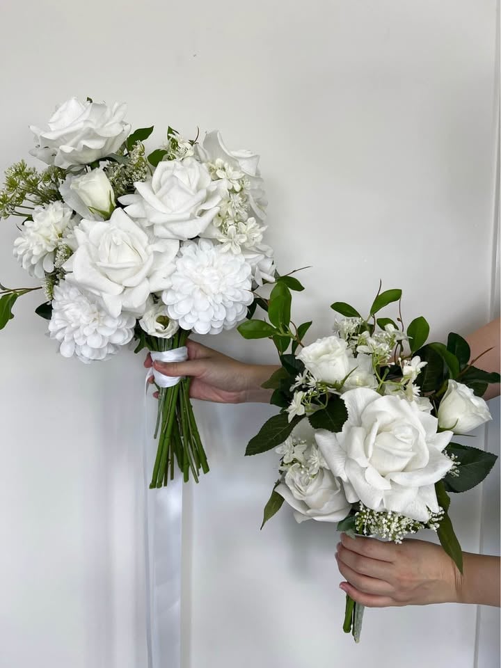 🤍 HIRE/BUY 🤍 - Bridal Bouquets - White and Green photo 4
