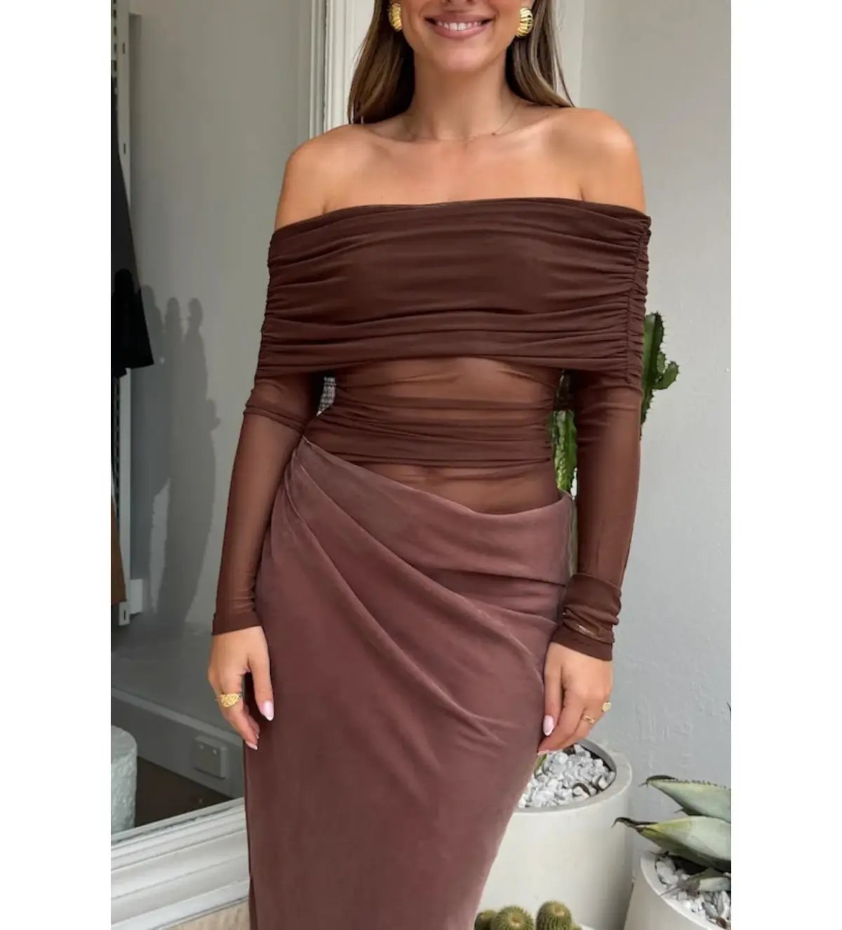 Benni Yasmin Off Shoulder Dress in Chocolate Size AU 8 photo 2