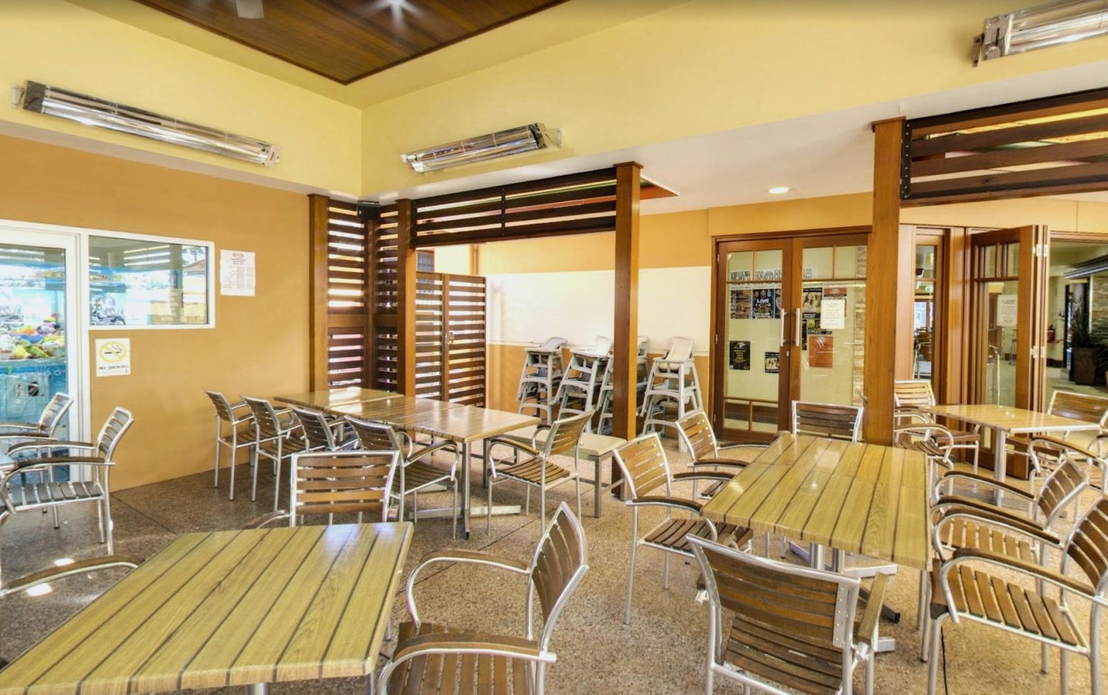 Undercover Beer Garden at Beerwah Hotel photo 6