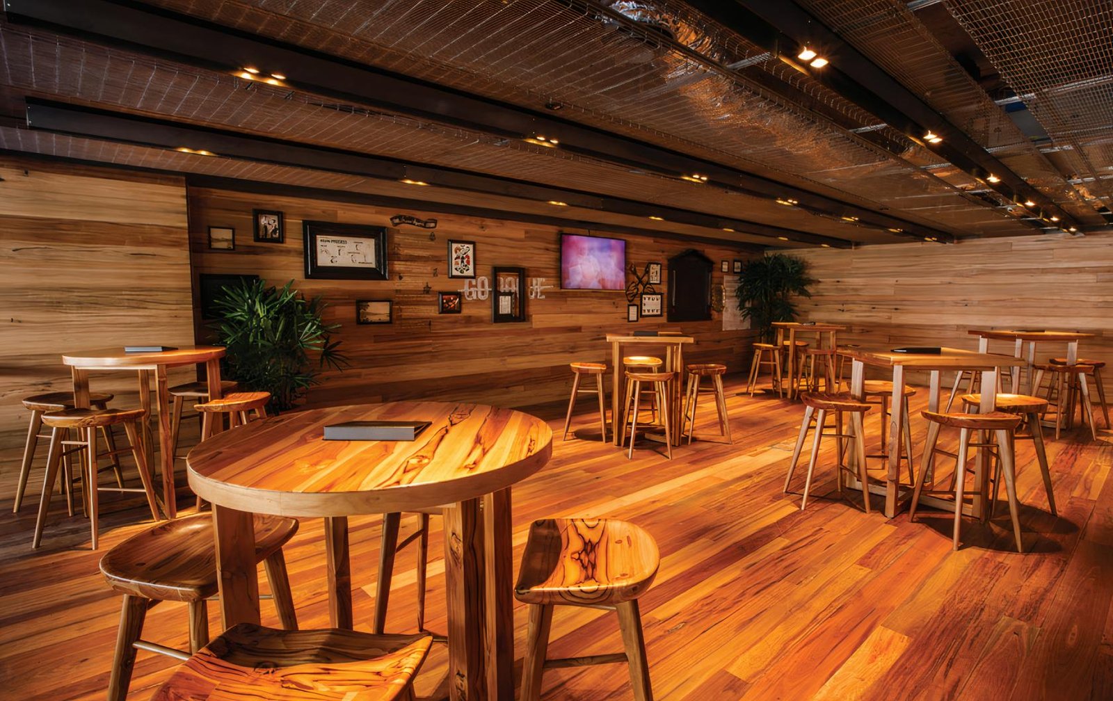 River Room & Zinc Bar at The Charming Squire photo 3
