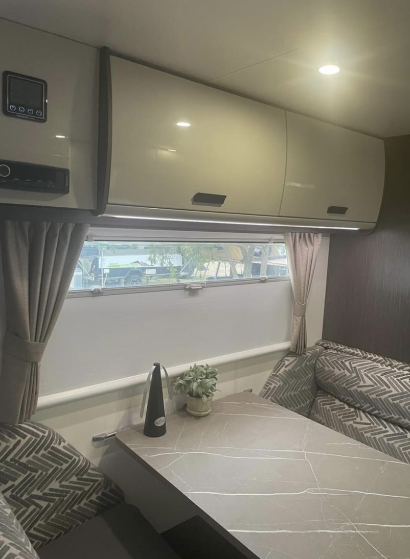 Jayco journey outback photo 9