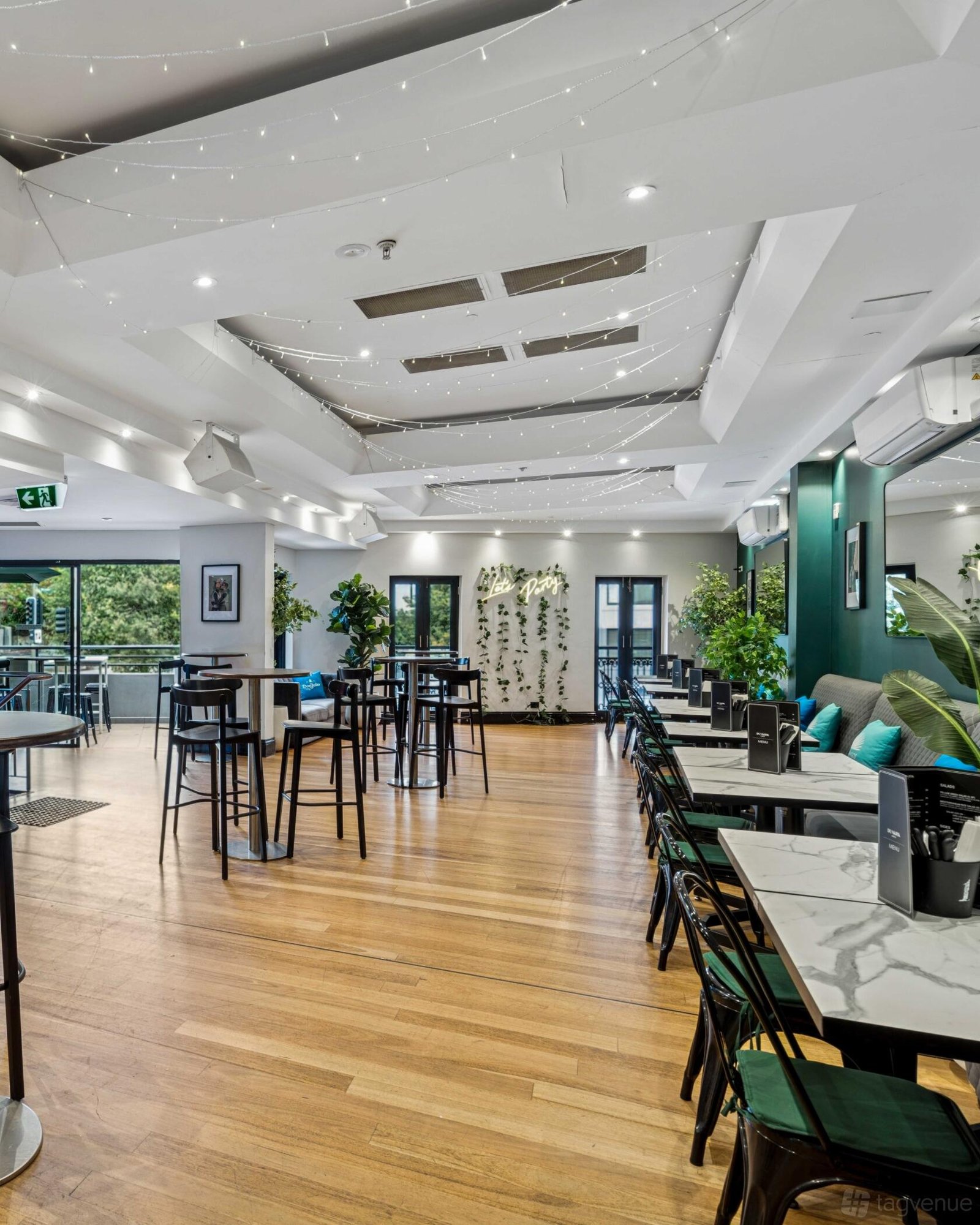 Terrace Bar at Dunkirk Hotel photo 2