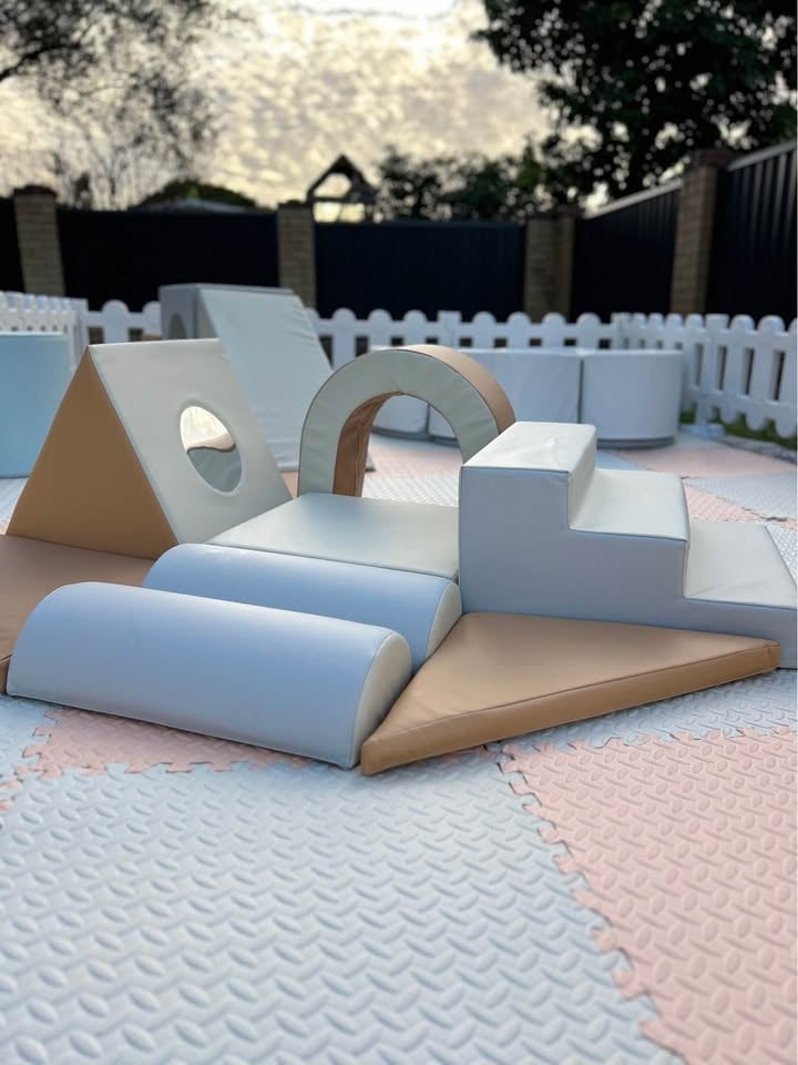 Soft Play, Neutral colours HIRE photo 6