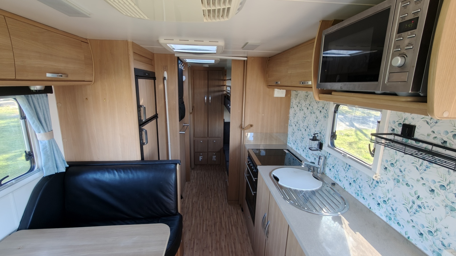 Family Escape Van – Sleeps 4 in Comfort photo 6