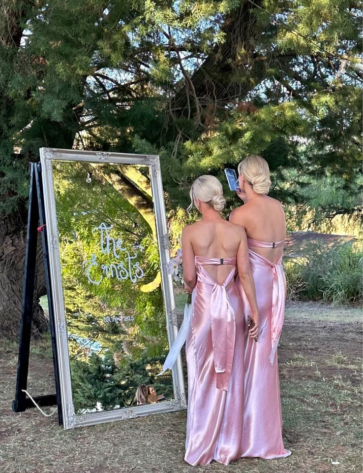 WELCOME SIGN MIRROR - FOR HIRE photo 2