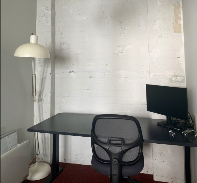 Private 1 and 2 person offices available photo 5