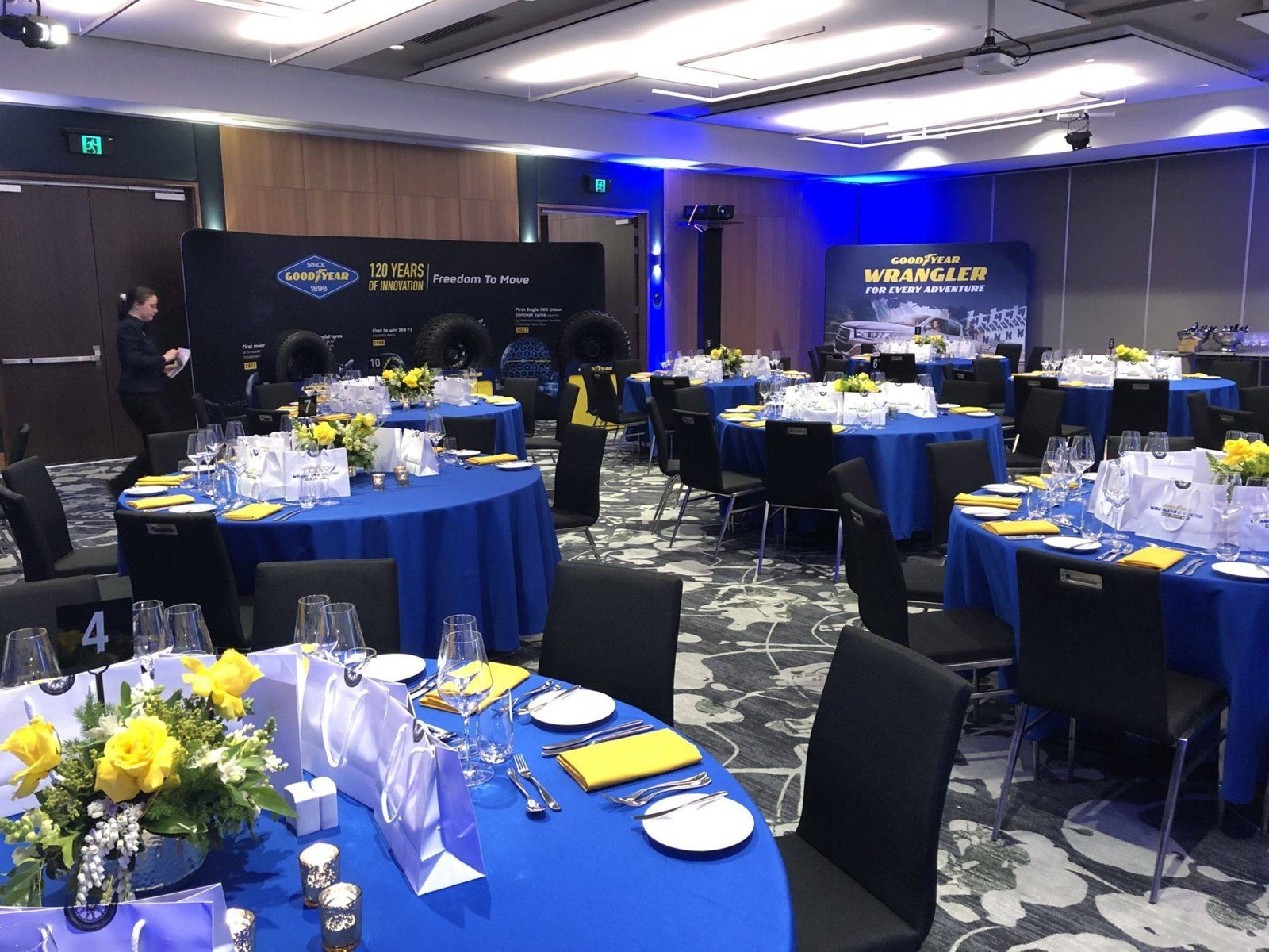 Royal Blue Round Tablecloths 305cmD photo 2