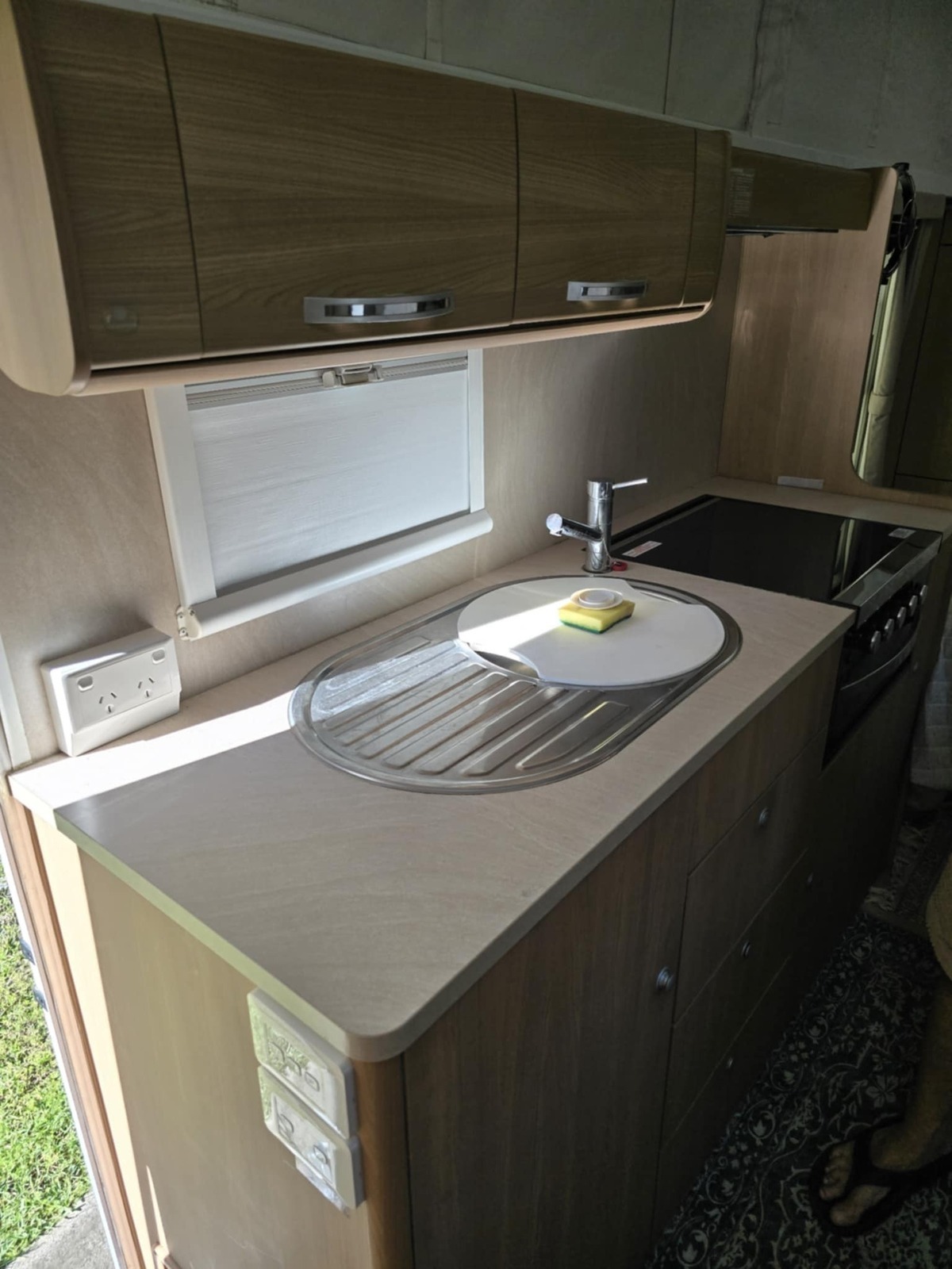 New Listing 2025 - Couples Off Grid Van photo 9