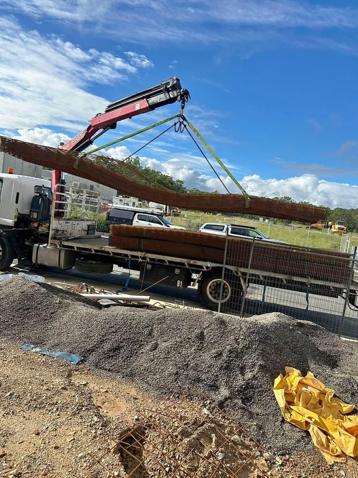 Crane truck for hire photo 2