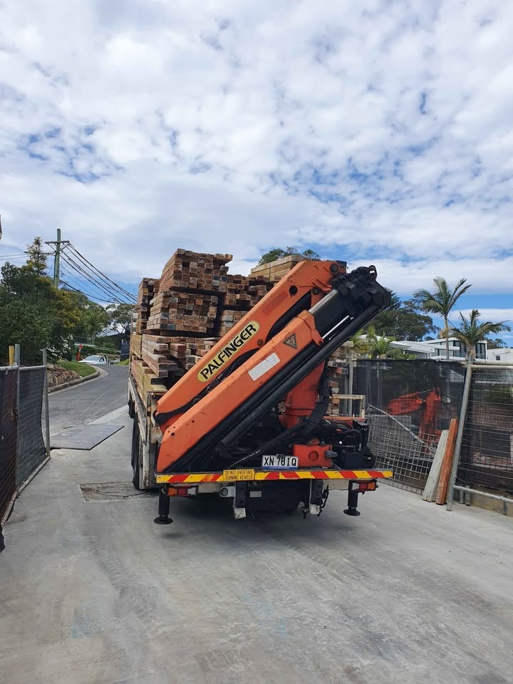 2000 Truck + driver Hire with crane photo 3