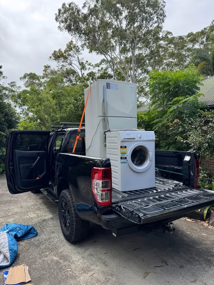 Furniture pickup/delivery photo 5