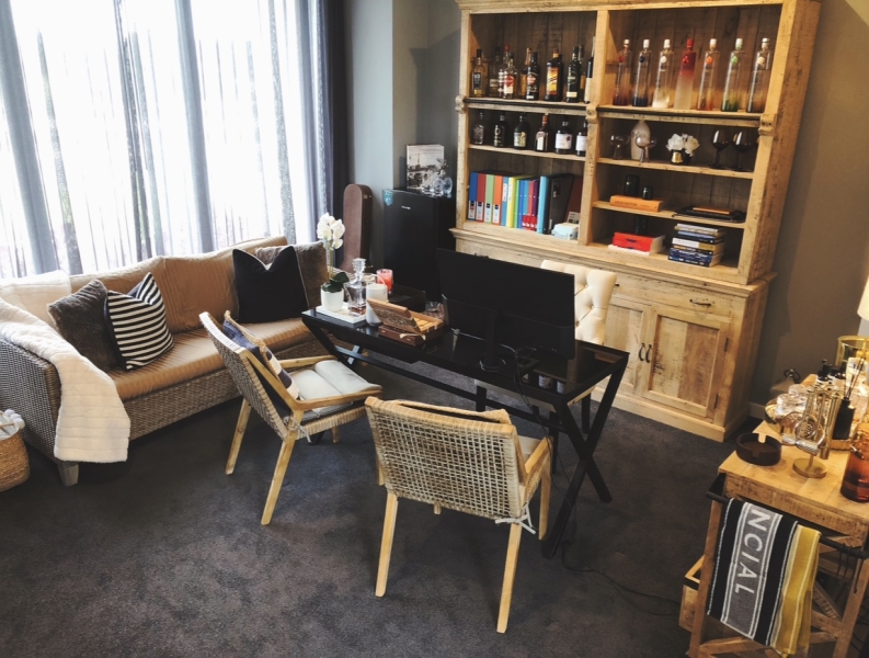 Stylish, Light-Filled Office Space photo 2