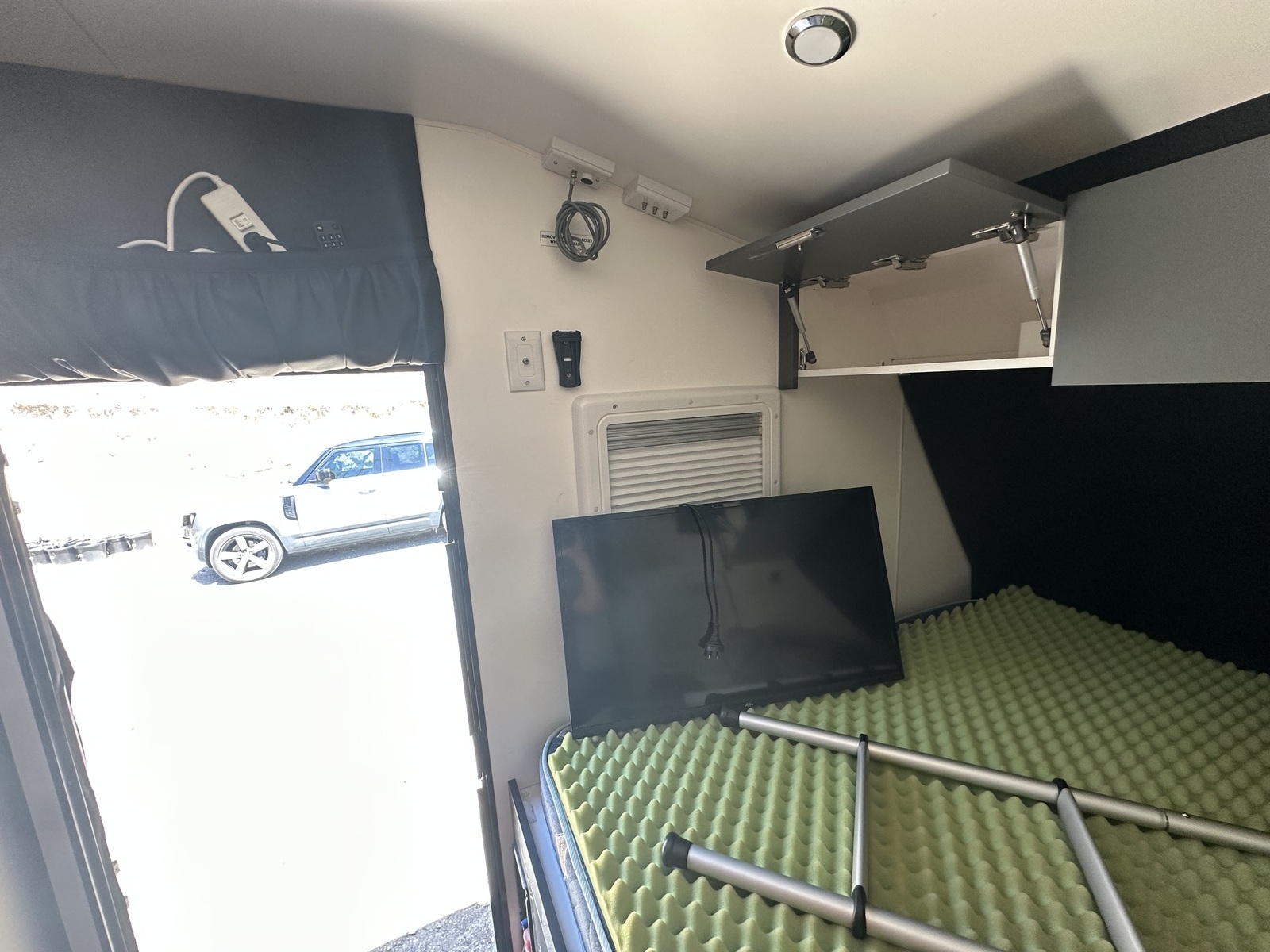 Lotus Offgrid 19 foot family van FULL OFF ROAD AVAILABLE photo 11