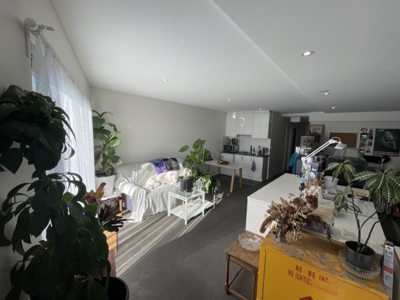 Workspace for creatives and professionals photo 3