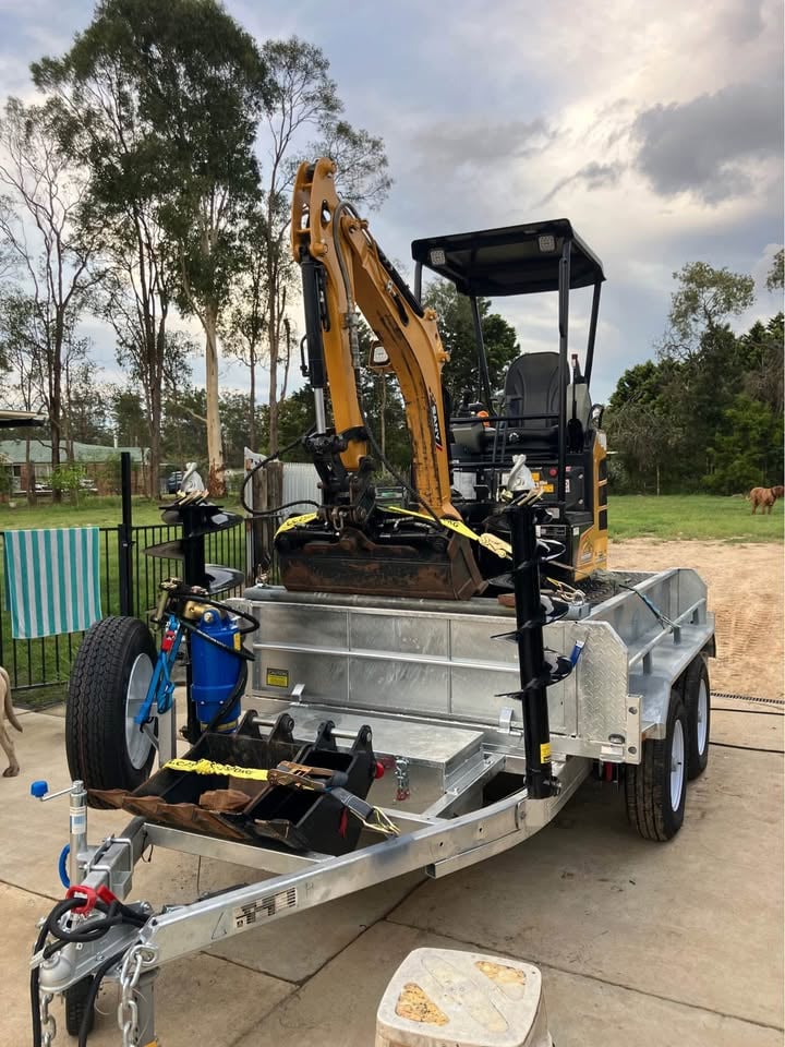 Digger hire with all the gear photo 2