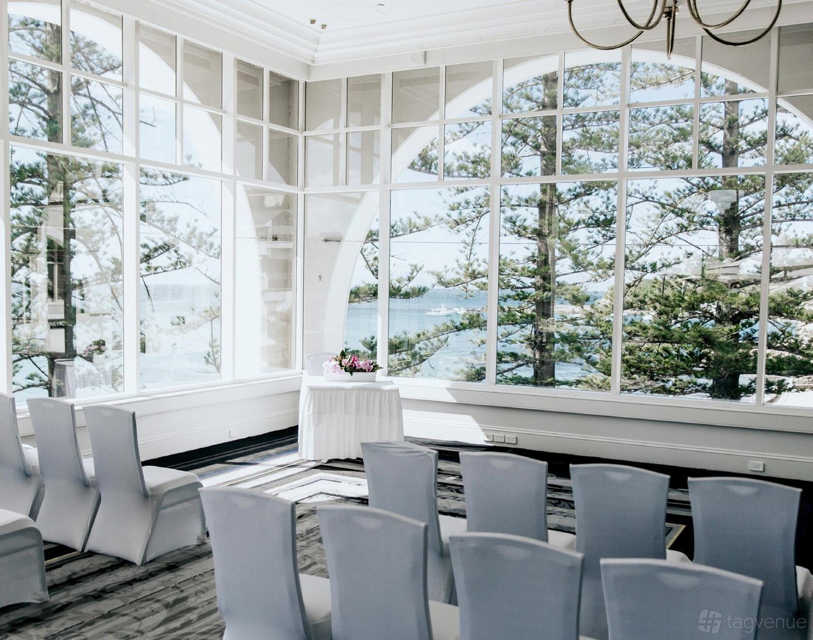 Meribella Fireplace at Crowne Plaza Terrigal Pacific photo 3