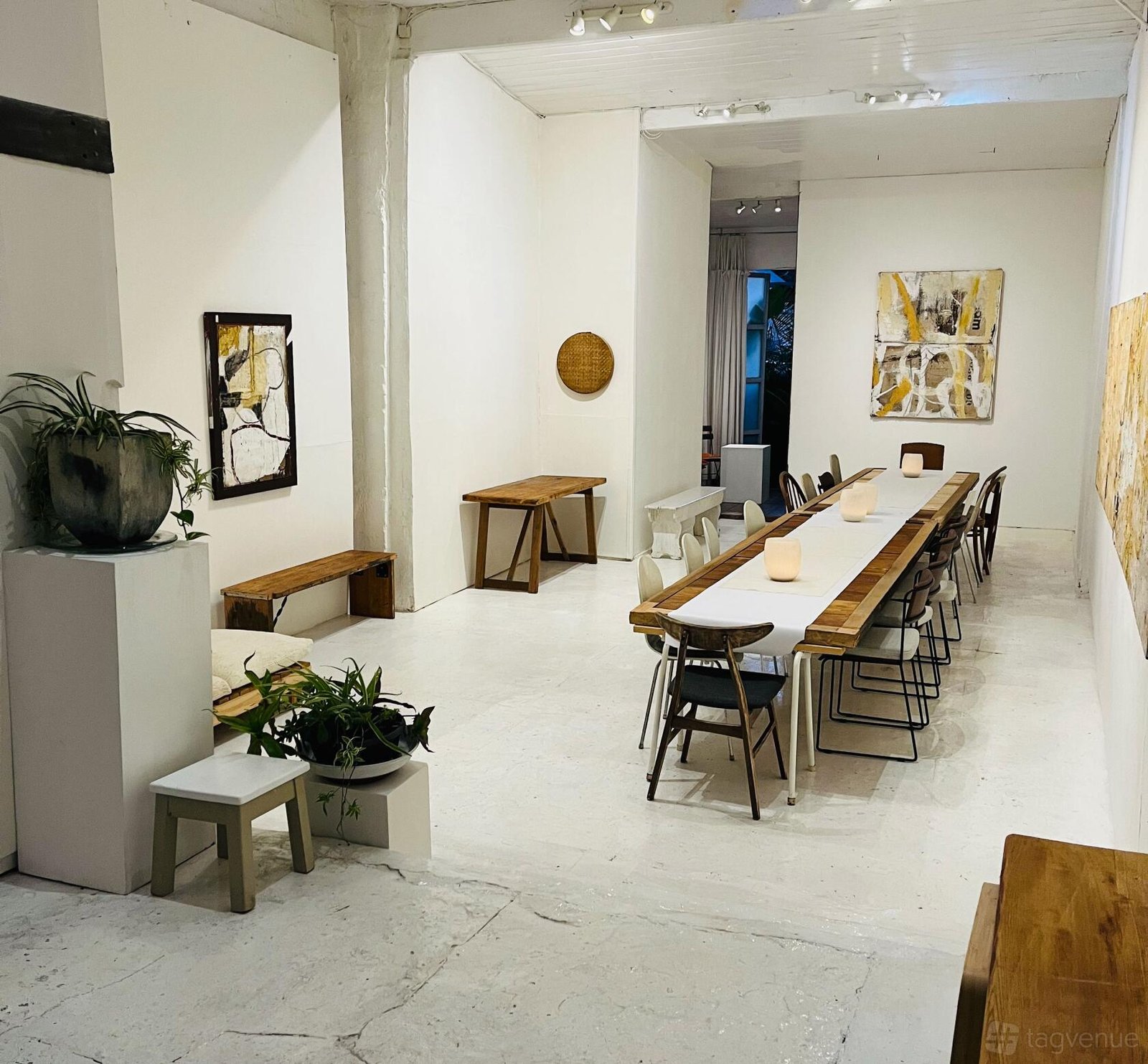 Studio with natural light at Beautiful White Space photo 21