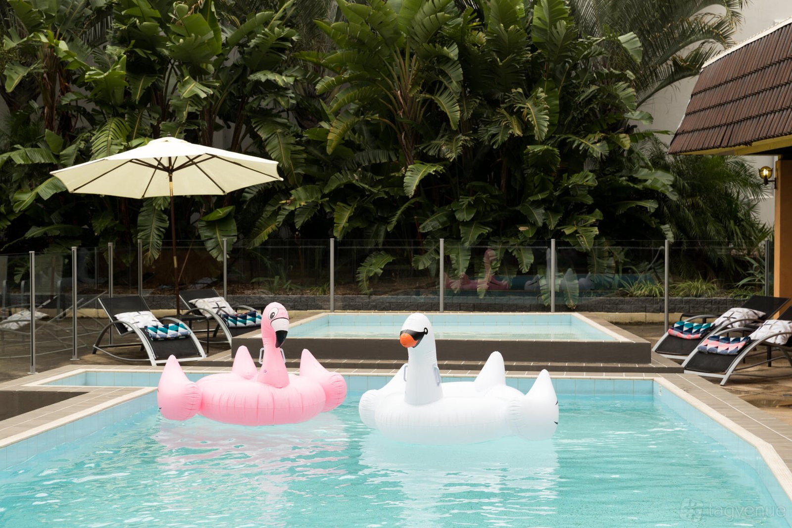 Outdoor Pool Area at Rydges Camperdown photo 3