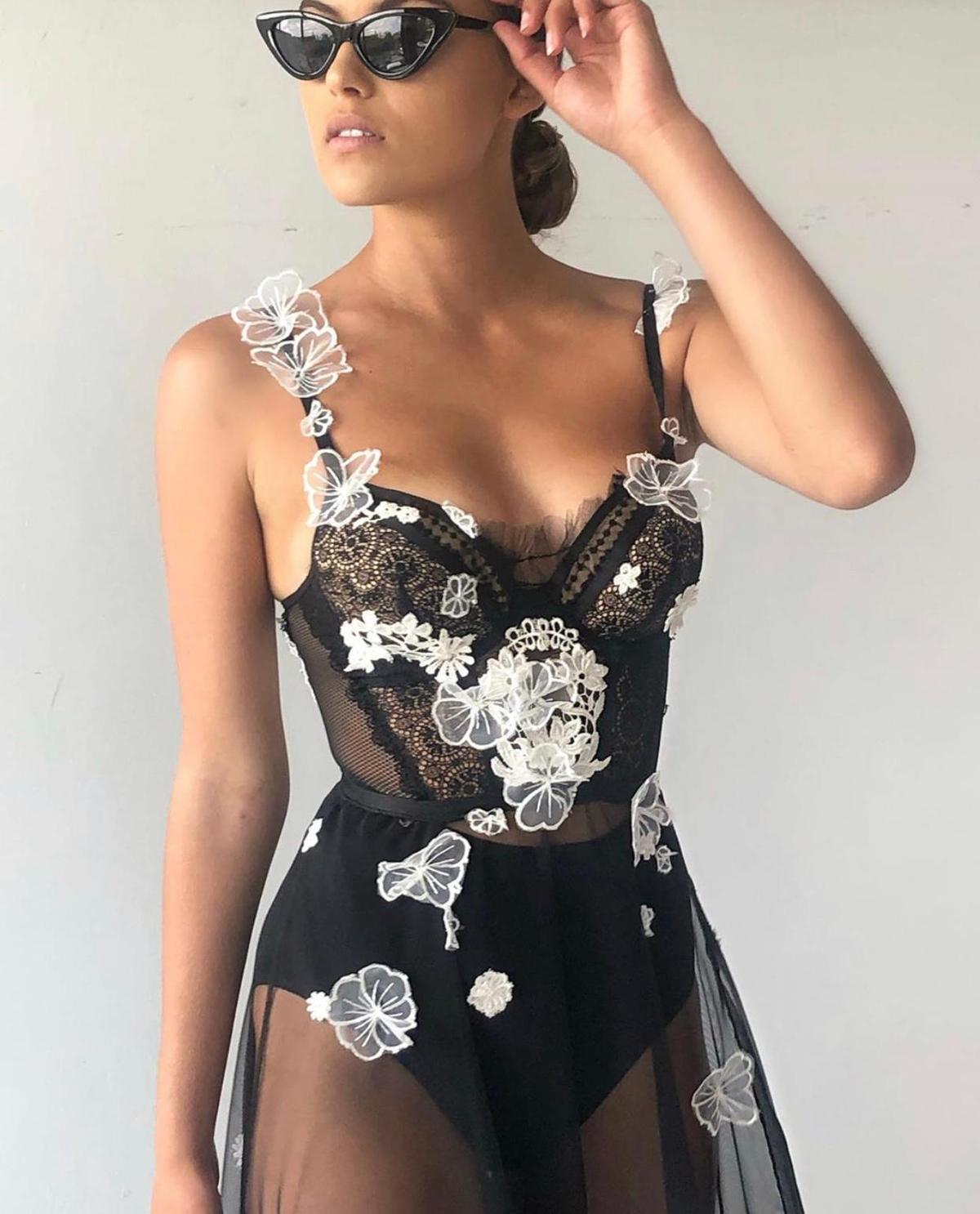 Judy Copley Couture Daisy Galore Black + White Size 8 photo 3