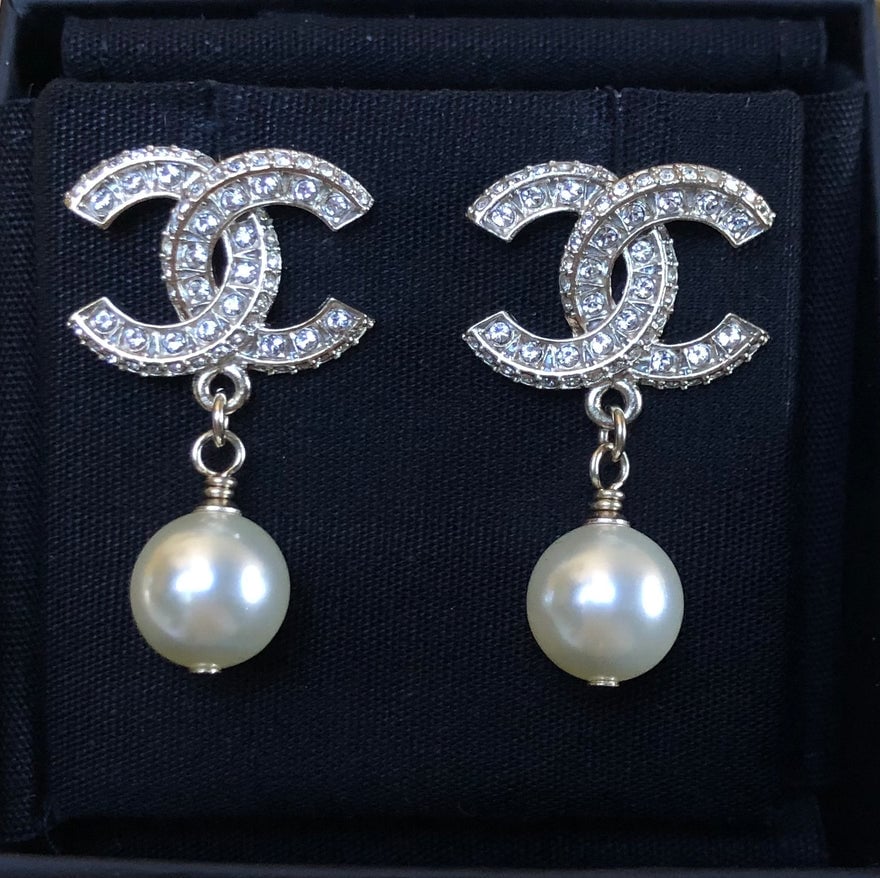 Chanel Crystal Pearl Drop Earrings photo 2