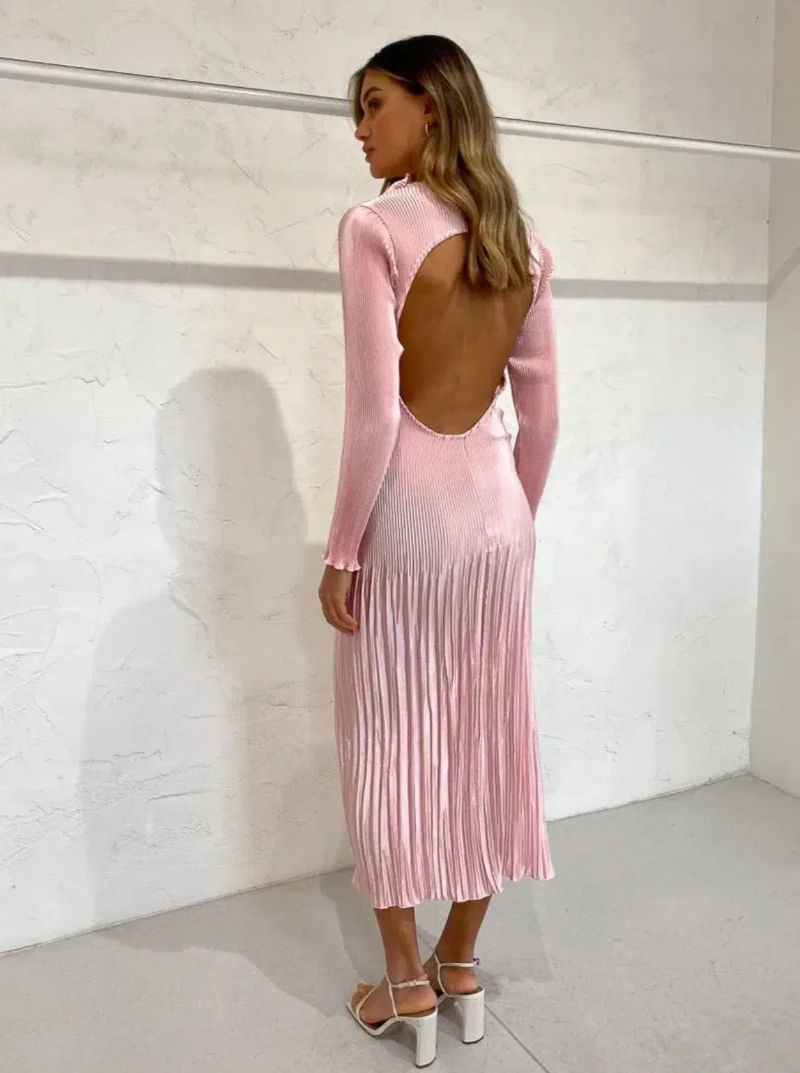 L'idee Soirée Long Sleeve Pleated Backless Dress Ballet Pink Size 8 photo 3