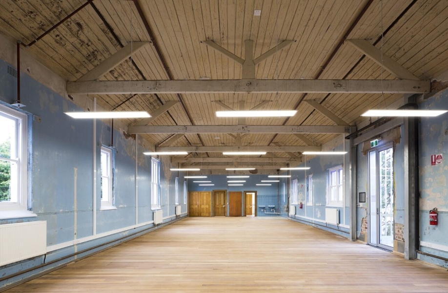Unique Creative Studio/Office - Large photo 2