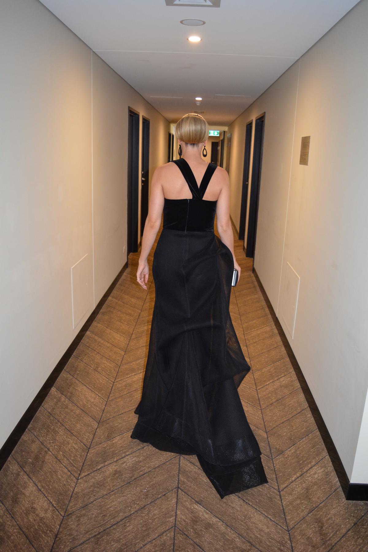 Ae'lkemi Velvet Sculptured Gown Black Size 8 photo 2
