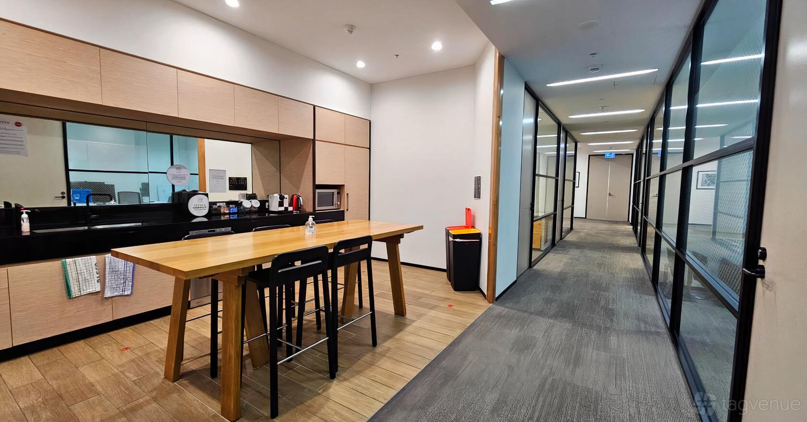 Boardroom at Edge Offices photo 6