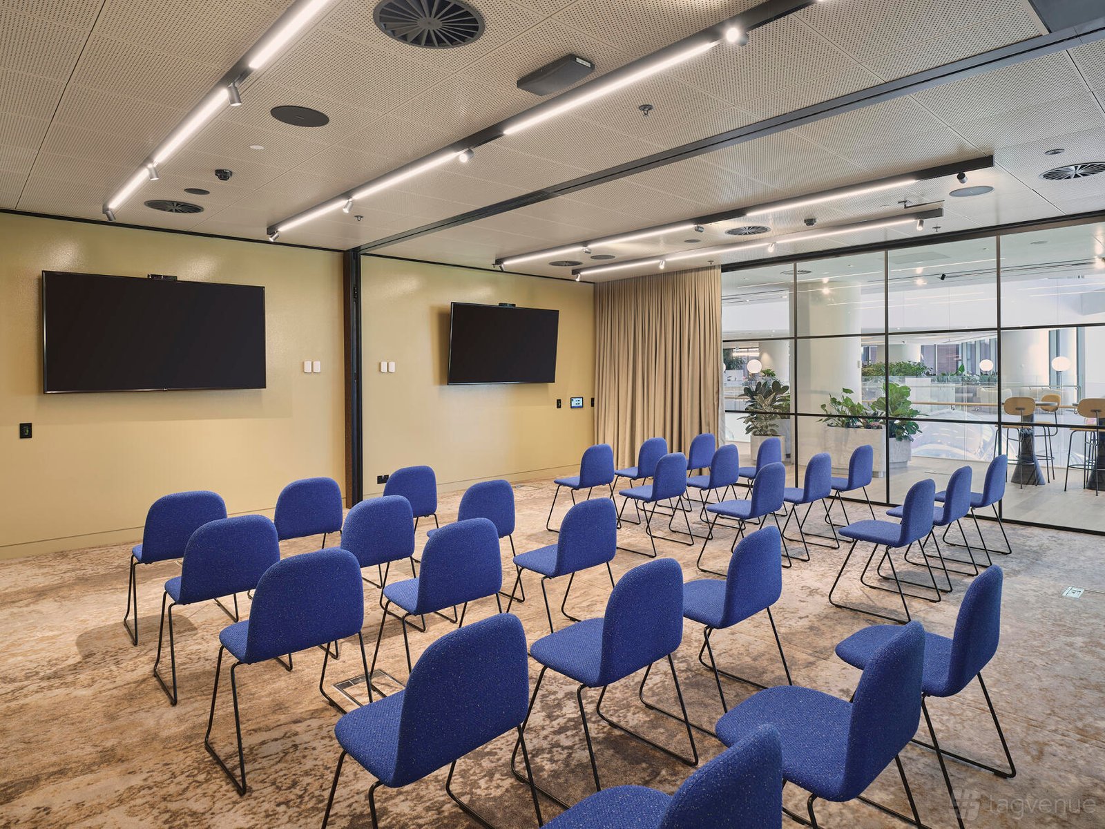 Viola - Seminar Room at The Work Project at QQT photo 3
