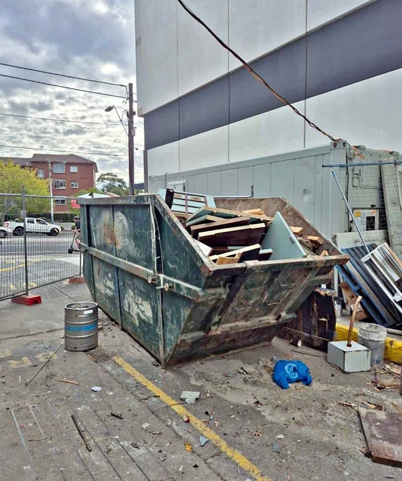 BEST SKIP BIN HIRE7 Days available Best prices photo 3