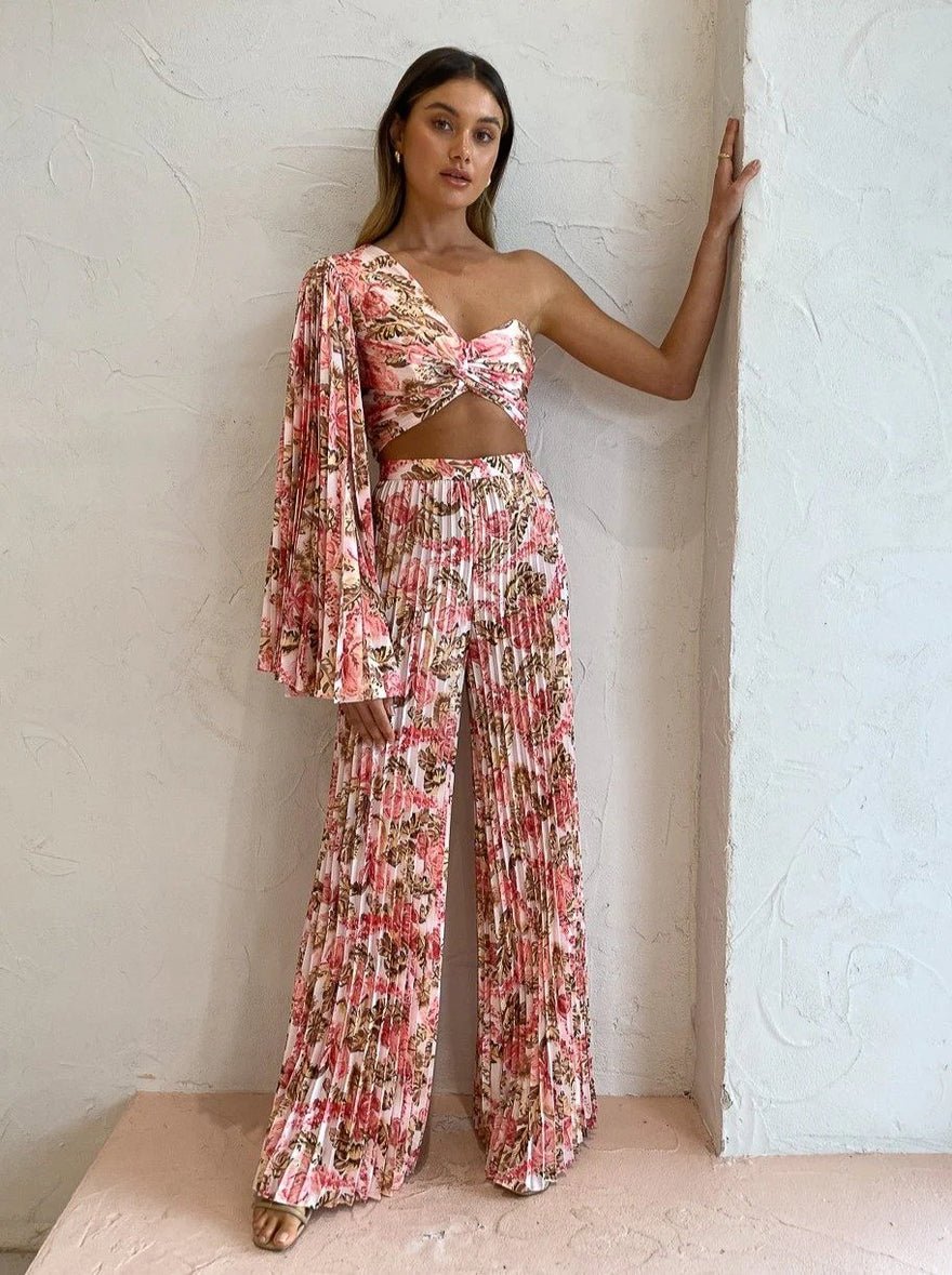 Significant Other Simone Top And Pant Set In Pink Sangria Floral (pleated Set) photo 3