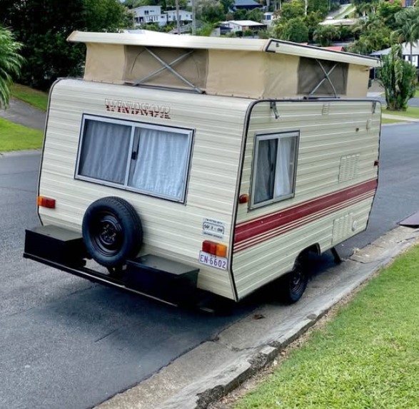 Renovated Retro Classic Windsor Weekender easy tow 12ft caravan photo 10