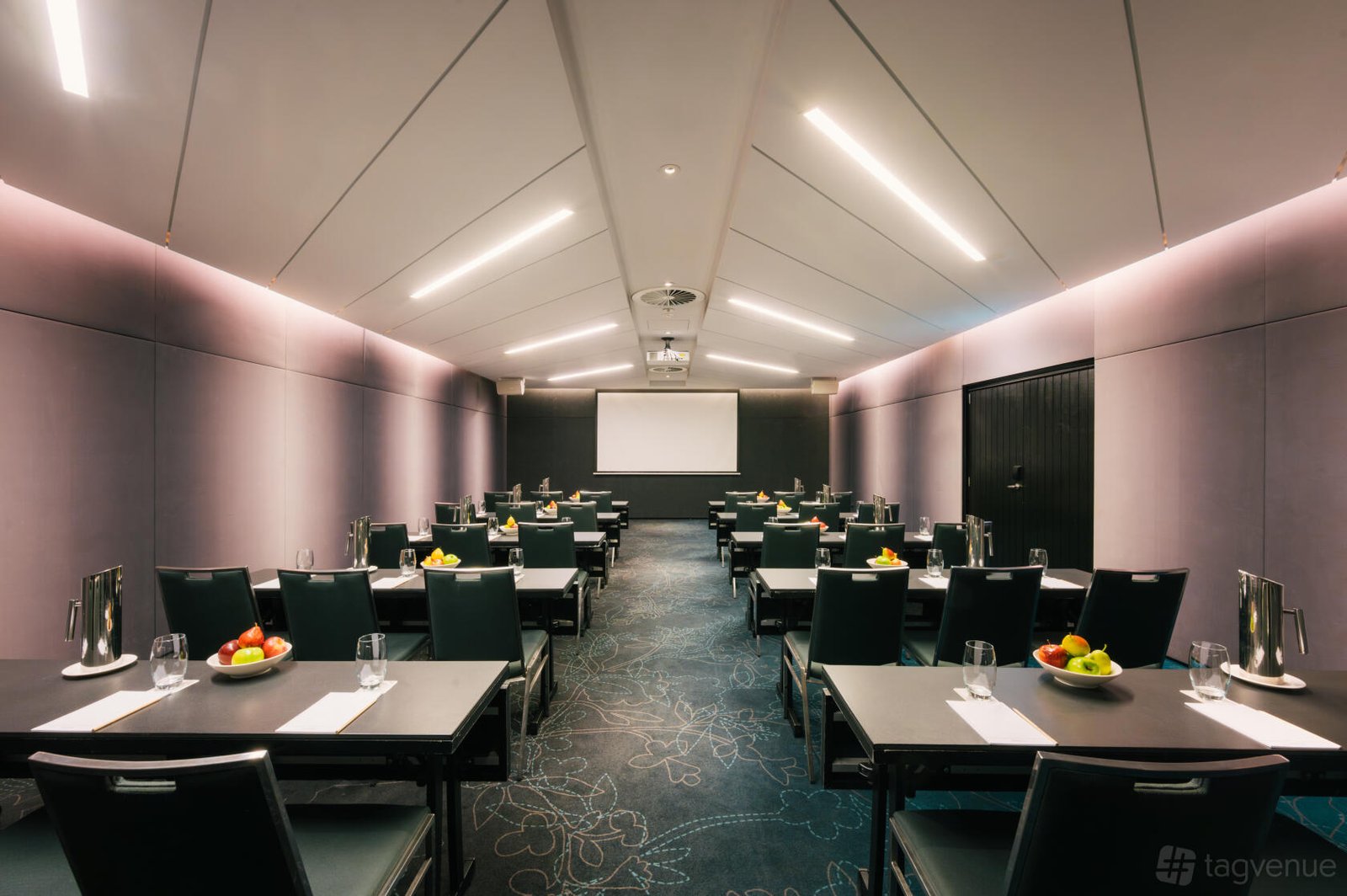 Cockle Bay Room at PARKROYAL Darling Harbour, Sydney photo 3