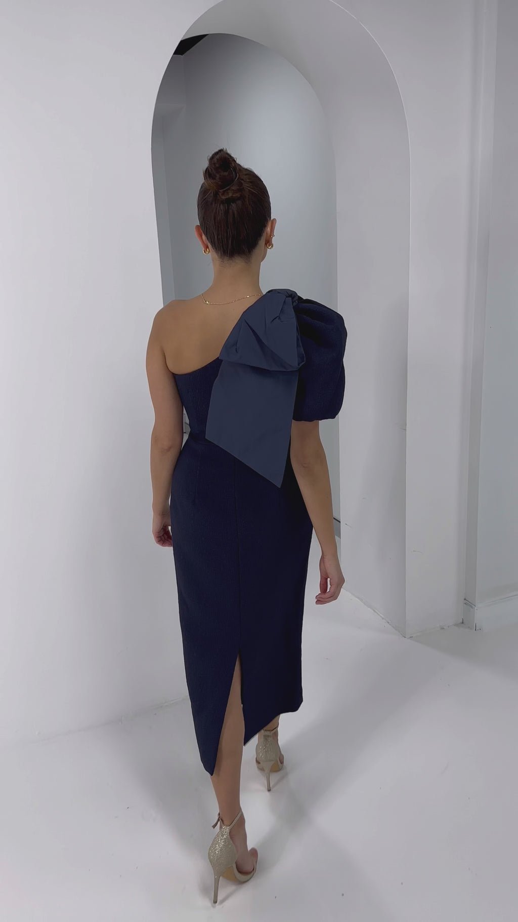 Bon Ami Puff Sleeve Midi in Navy Blue photo 5