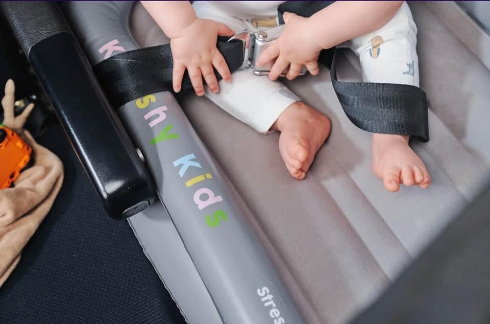 Kooshy kids travel bed HIRE photo 4