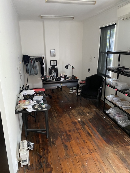 Large, light filled studio/office photo 2