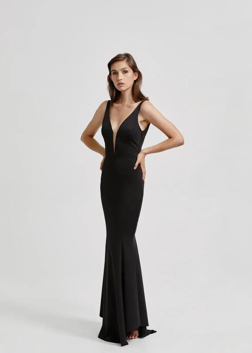 Lexi black plunge size 6 photo 2