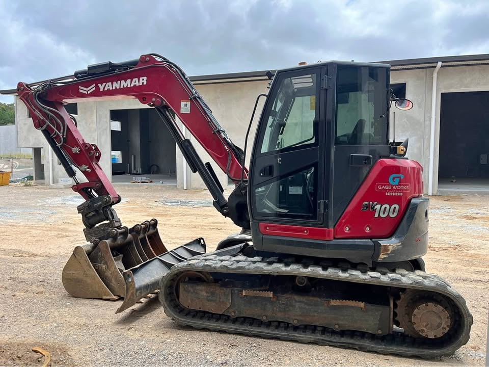 10t Excavator Dry HIre photo 4