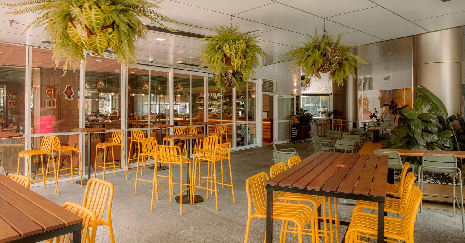 Garden Bar at Maggie May photo 3