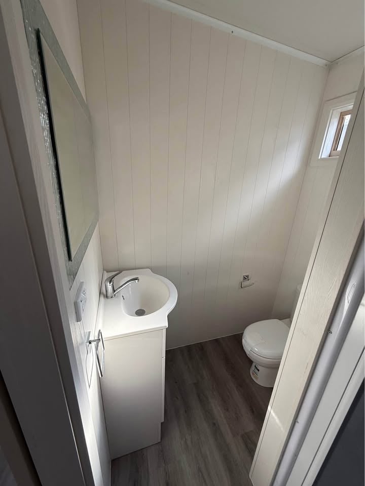9x3.3m Portable Studio/Office for Hire photo 9