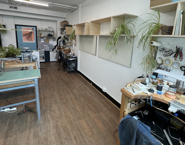jewellery studio to rent photo 2