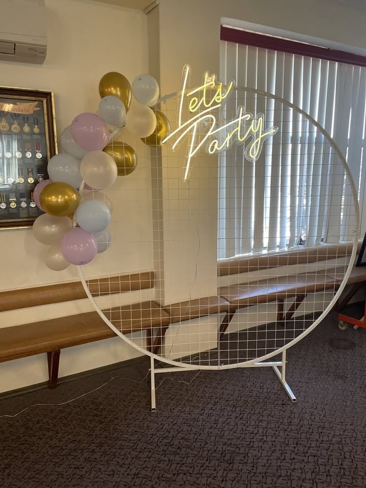 Metal circle backdrop with neon sign - HIRE photo 7