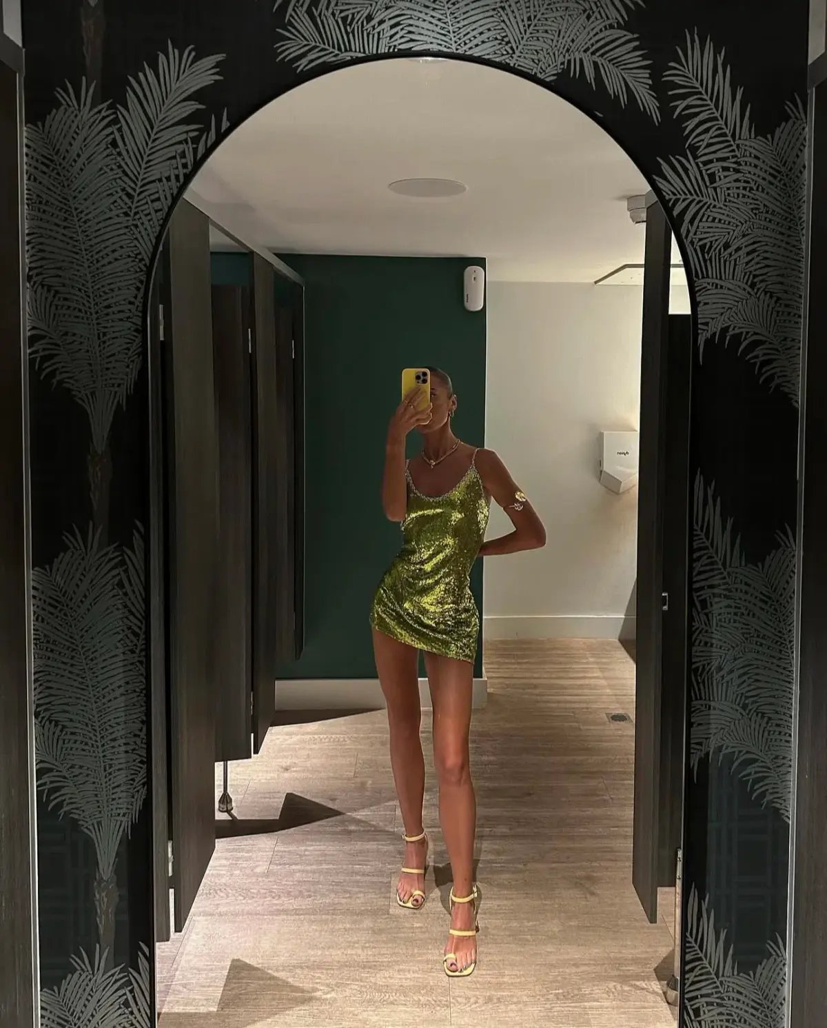 HANDOVER Hand Over Sequin Robers Dress Green Size 10 / M photo 2