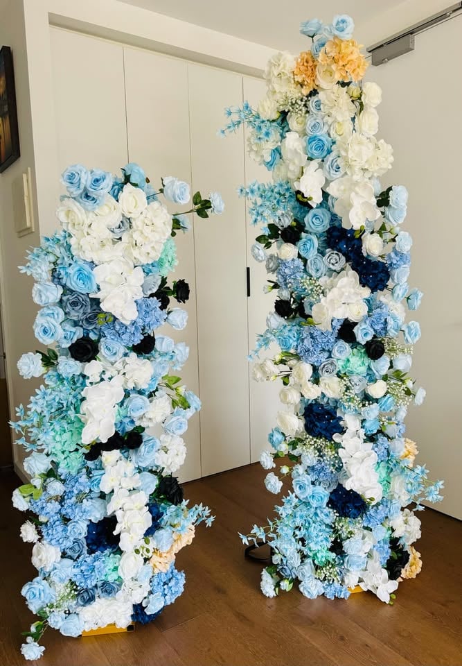 HIRE ARCHES & FLOWERS photo 3