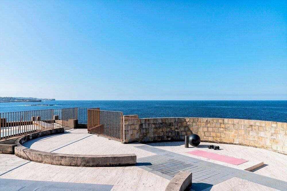 Outside/Roofdeck at Crypto Castle - Photography/filming Location photo 3