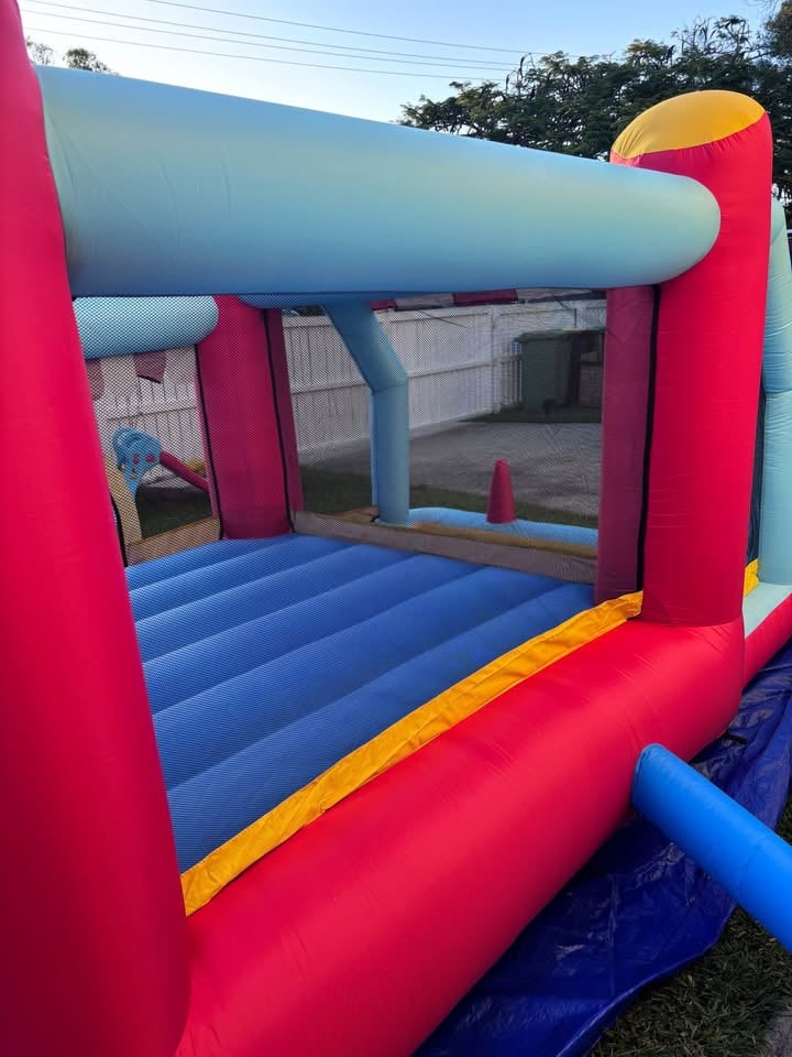 JUMPING Castle - HIRE photo 4