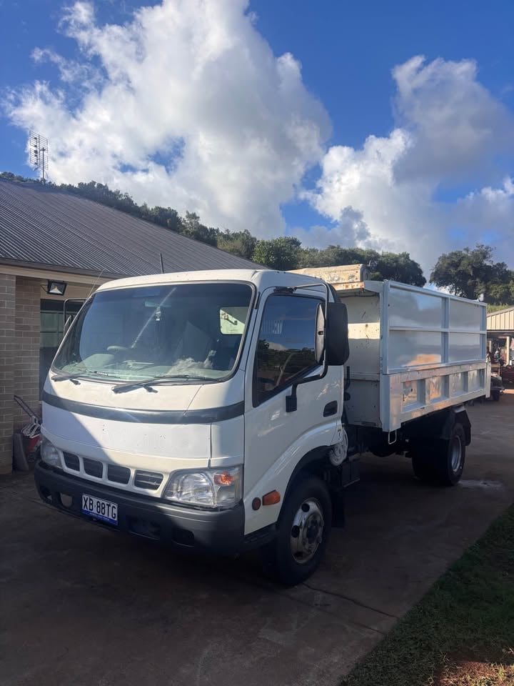 Tipper hire one month photo 5