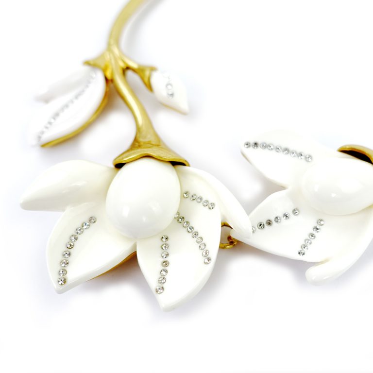 Oscar De La Renta Oscar De La Renta Magnolia Flower Necklace photo 3